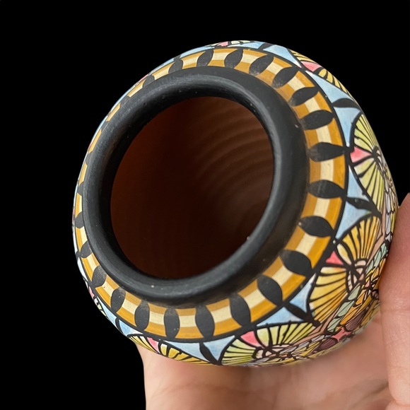 Native American hand painted black rim clay vase - Picture 3 of 8